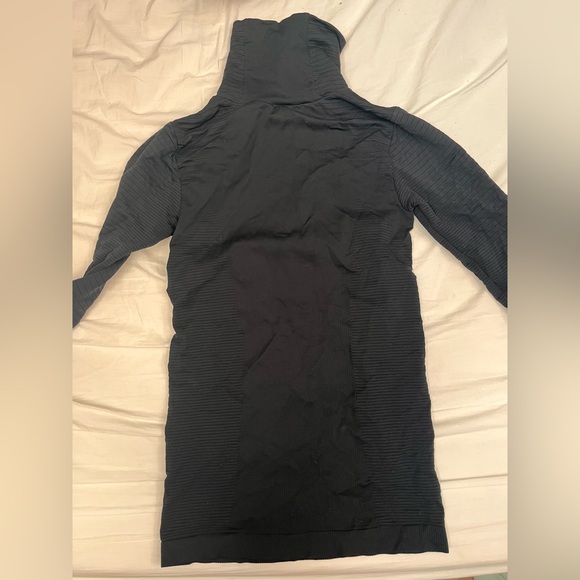 Athleta Women’s Turtleneck - Picture 3 of 5